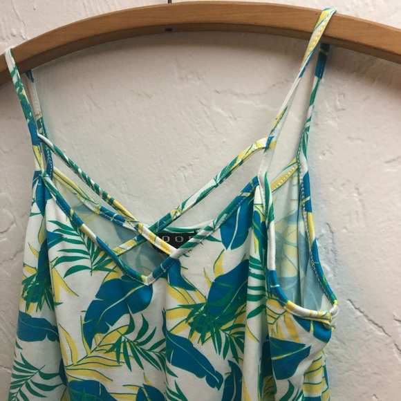 NWOT Poof! Tie Front Tank Top Women’s Medium - Picture 4 of 6